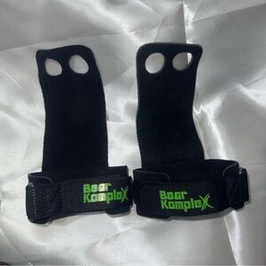 Bear Komplex 2 hole leather hand grips women